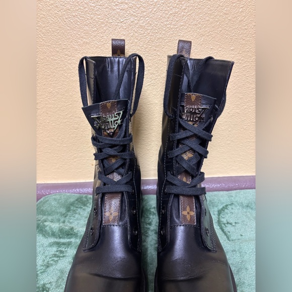 Louis Vuitton
LV Monogram Leather Combat Boots - Picture 3 of 15
